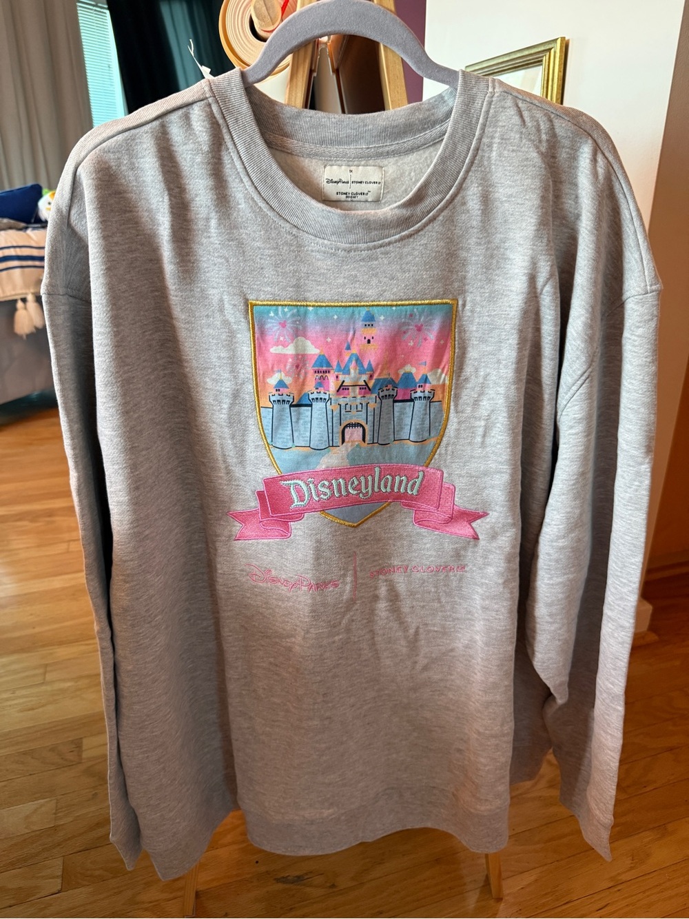 Disney DISNEYLAND CREST Gray Pullover Sweatshirt STONEY CLOVER LN Size 1X BNWOT